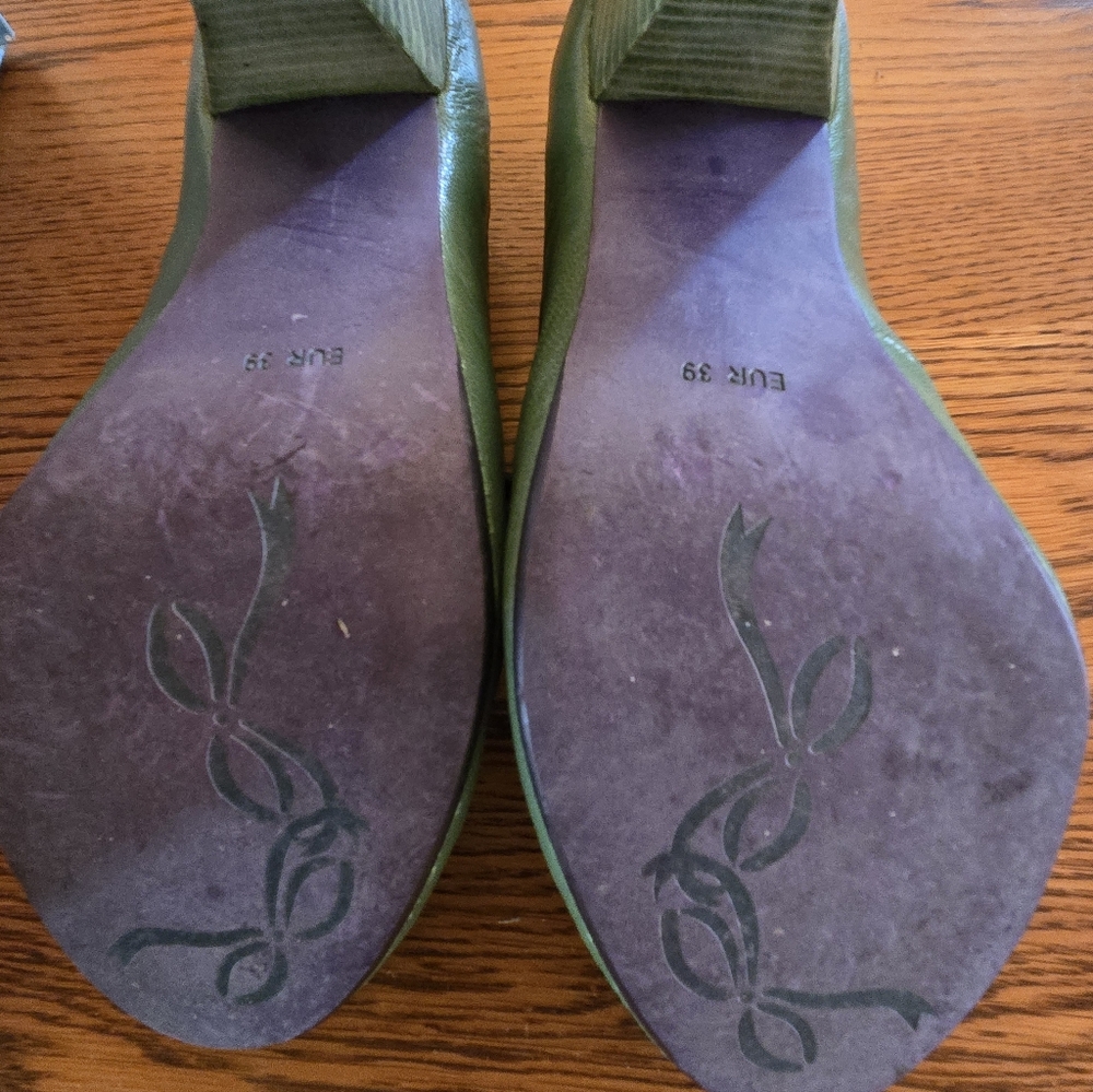Poetic License Shoes. Size 8/ 39 Emerald Green - Picture 9 of 16